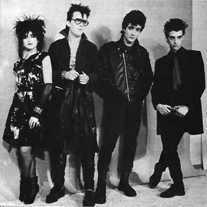 deathrock & goth+punk  people image thread - Page 3 Tumblr_lhl1s57zBB1qeft8mo1_400