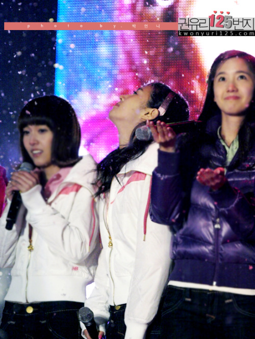 [PICS/GIFS][17-08-2011] Khoảnh khắc của Royal Family aka YoonYulSic Tumblr_lk19nht1I81qgraplo1_500