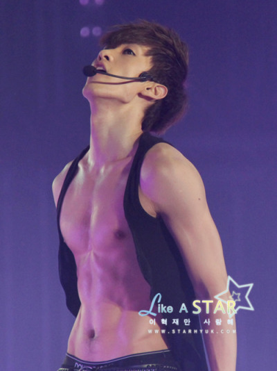 Lee Hyuk Jae 이혁재 [Borrar el anterior] Tumblr_lldipf5dZo1qchlplo1_400