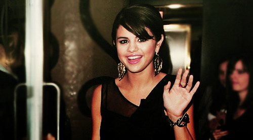 Selena Gomez - Page 21 Tumblr_lnvf18QZXj1qkb9v0o1_500