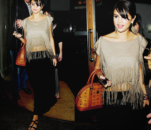 Selena Gomez[2] - Page 17 Tumblr_lnx8wclv0Q1qza7uho1_500