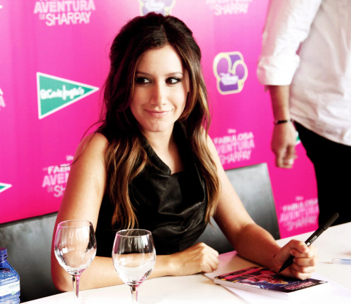 Ashley Tisdale - Sayfa 6 Tumblr_lo3z32Qnpe1qhl39ao1_500