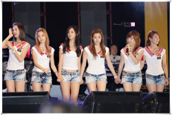 [PIC+VID+GIF][6/1/2012]«๑۩۞۩๑_ YURI ♥ JESSICA_๑۩۞۩๑_ PARIS ♥♕♥ ROMANTIC CITY ♥f  YULSIC_๑۩۞۩๑» - Page 31 Tumblr_lon9na5nlJ1qegqt2o2_250