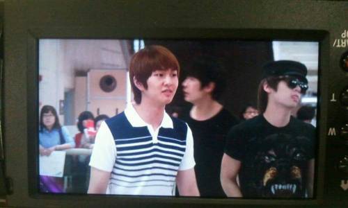[2-8-2011][pics] SHINee tại sân bay trở về Hàn Quốc cho sự kiện  Tumblr_lpa5msxv7B1qeapkdo1_500
