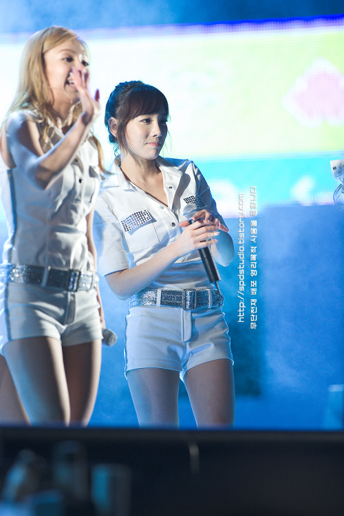 [PICS][GIFS][07-08-2011] Taeyeon - Một Kid Leader hoàn hảo Tumblr_lpji7iYILf1qzl0juo1_500