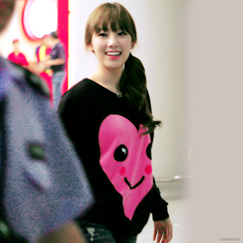 [PICS][GIFS][07-08-2011] Taeyeon - Một Kid Leader hoàn hảo Tumblr_lpjnoi7EXO1r0h4kpo1_500