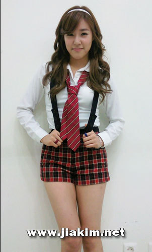 [PICS][GIFS][14-08-2011] Tiffany unnie ah - Yêu unnie quá đi mất Tumblr_lpx3bbj08X1qc9s1uo1_400