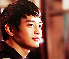 Minho - Página 19 Tumblr_ls14rw8vnF1qfcby8o1_250