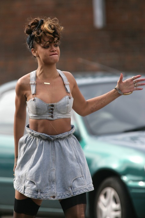 Rihanna >> Videoclip "We Found Love"  - Página 22 Tumblr_lsakzbeg5V1qiii6no1_500