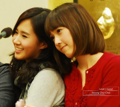 [PIC+VID+GIF][6/1/2012]«๑۩۞۩๑_ YURI ♥ JESSICA_๑۩۞۩๑_ PARIS ♥♕♥ ROMANTIC CITY ♥f  YULSIC_๑۩۞۩๑» - Page 19 Tumblr_lssfqbO5fb1qdu1qfo1_500