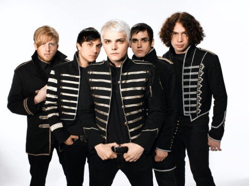 "Black Parade" Tumblr_lsxm3d1Gtz1qdjk8fo1_500