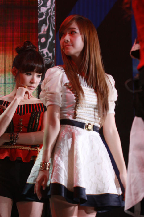 [PICS][8/11/2011] JeTi 's The Garden -‘♥’- Thiên đường PG =)) Tumblr_lue4z7LGRi1r49e8bo2_500