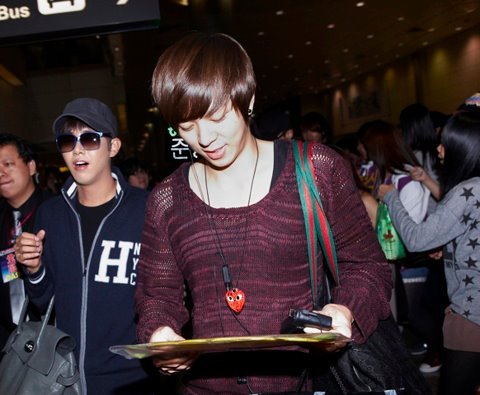 [OTHER] 111119 ZE:A in airport Tumblr_luwnorXEWv1qbifqyo1_500