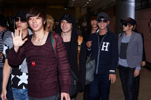 [OTHER] 111119 ZE:A in airport Tumblr_luwnorXEWv1qbifqyo3_500