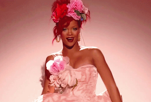 Rihanna >> Gifs - Página 48 Tumblr_luy2ssWnAY1qdwtdeo1_500