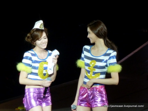 [PIC+GIF][23-1-2011] »-{♥}-»ღ°•(¯`·._.· YoonSic Fam ·._.·´¯)•ღ°»-{♥}-» °l||l° Sexy and Sweet °l||l° - Page 13 Tumblr_lvytnczdGE1qkpvheo1_500