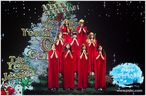 [NEWS][22-12-2011]Bạn chắc chắn sẽ theo dõi "Girls' Generation Christmas Fairytale" chứ ?    Tumblr_lwloqsBQ3c1qahidbo1_500