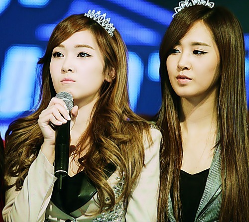[PIC+VID+GIF][16/12/2011] ๑۩۞۩๑»♥«๑۩۞۩๑_ ROYAL FAMILY_๑۩۞۩๑»♥«๑۩۞۩๑ _TOUCH and FEELING and LOVE๑۩۞۩๑ - Page 40 Tumblr_lwwx07D6tN1qc6heco1_500