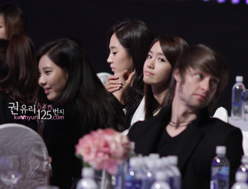 [PICS] Yuri @ Seoul Music Awards Tumblr_ly6f6w3yf51qbnw0xo1_500