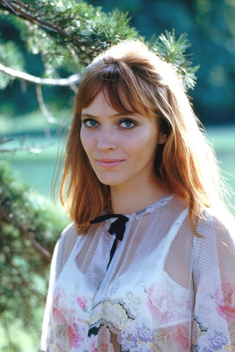 Anna Karina - Page 2 Tumblr_lyfr3gfenT1qis175o1_500