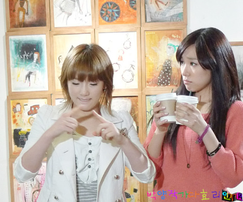 [PIC+VID+GIF][20/1/2012]∴♥∴ TaeNy ∴♥∴ Happy's Heaven ∴♥∴ Twinkle - Taeny Lấp Lánh - TaeTiSeo  ∴♥∴ - Page 20 Tumblr_lys5j8f1Ee1r9suago1_500