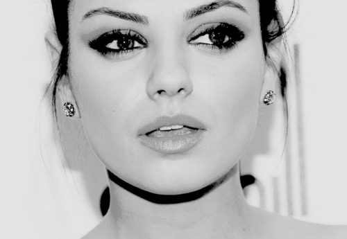 (f) mila kunis - who are you Tumblr_lzi4cqMU7T1qaeda8o1_500