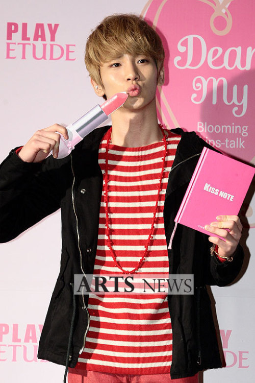 120229 Key @ Etude House Evento "Dear my lips-talk" Tumblr_m058bmD7R31qff7woo1_500