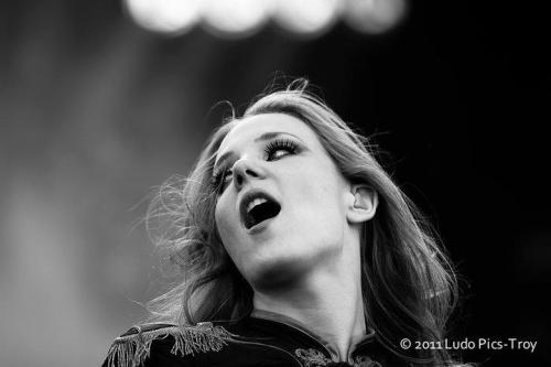 Fotos de Simone Simons - Página 39 Tumblr_m0alwiBFLz1qjkyivo1_500