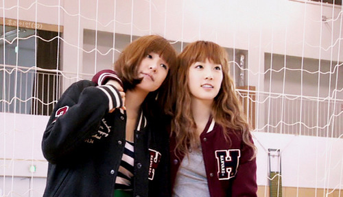 [PIC+VID+GIF][22/3/2012]∴♥∴ TaeNy ∴♥∴ Chai Quê and Gái Tây ∴♥∴ TAENY IN MY HEART ∴♥∴ Tumblr_m0ng5gQRbl1rruqbho1_500