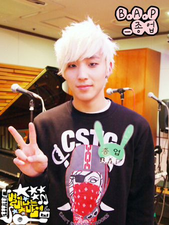 [PIC-GIF][17-03-2012] Jong Up Image Tumblr_m0yu4jvIOi1rredo0o1_400