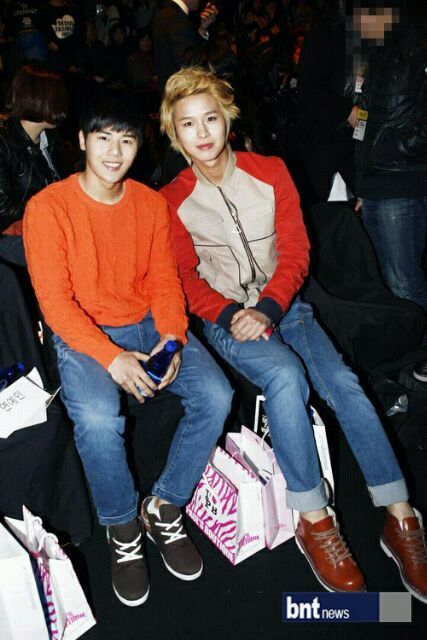 [NEW] 120403 Dongjun & Minwoo Seoul Fashion Week Spring 2012 Tumblr_m1wfcddLmF1r80hc5o4_500