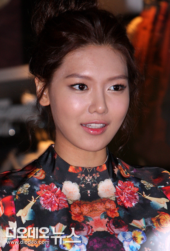 {Pic/Vid}Sooyoung en Ray H&M Event Tumblr_m2pl23MqYK1qc9m5do1_1280