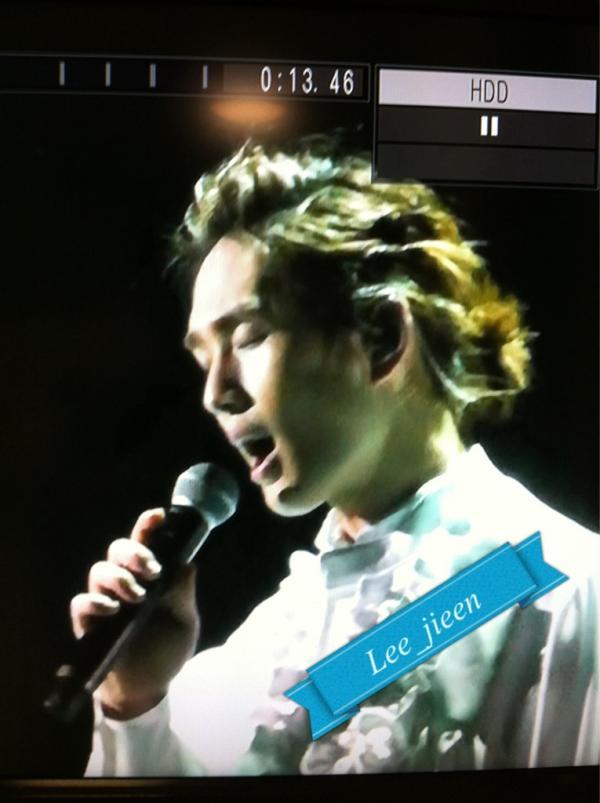 120425 Onew @ 'SHINee World 2012' Japan Arena Tour in Fukuoka Tumblr_m332k51t8m1r8fs1io1_1280