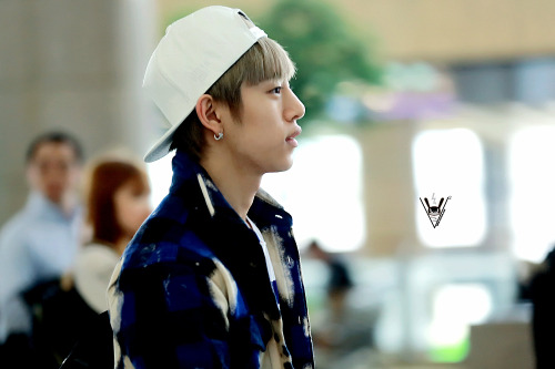 FAN.TAKEN| صور B.A.P في مطار Gimpo الدولي متوجهين إلى اليابان .. Tumblr_n31zyjuabQ1rnkj5ho1_500