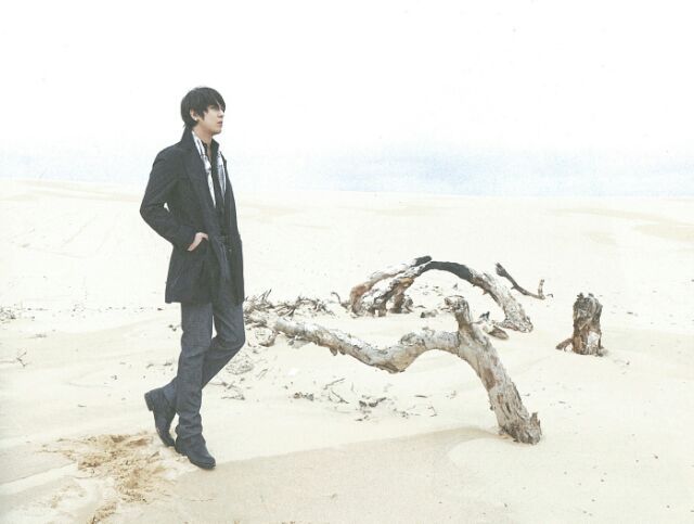 [SCANS] “BLUE TRAVEL” Photograph Collection 2013 Tumblr_mtordyVQ8v1spvec4o9_1280