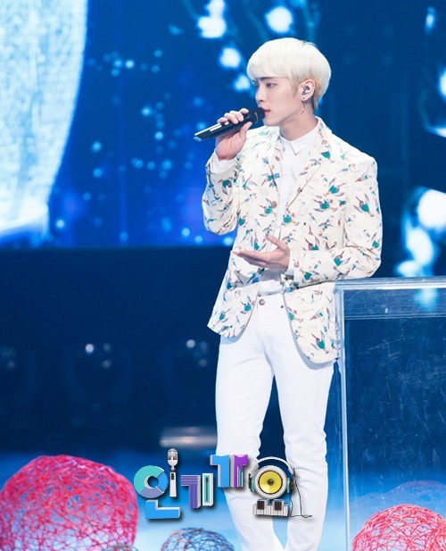 140302 Jonghyun @ Inkigayo Tumblr_n1yys0kP8h1qzk8j4o1_500