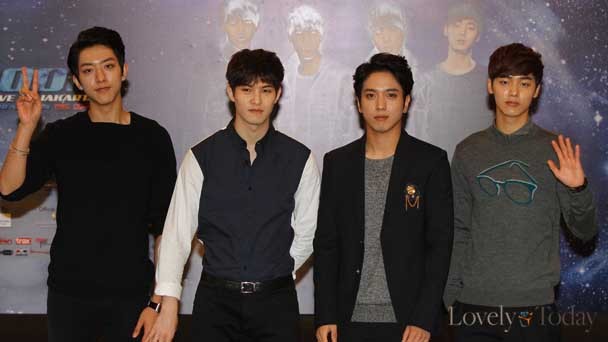 [Event] BLUE MOON in Jakarta - Conférence de Presse (18.10.2013) Tumblr_muv838mhH61rgxfbio1_1280