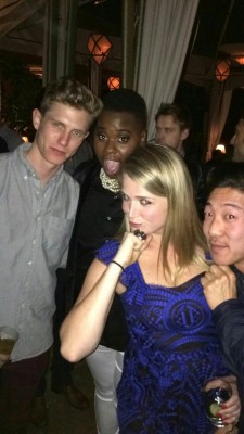 Glee cast en la fiesta Glee100 Tumblr_n2o5jm65XN1r4ezfzo6_250