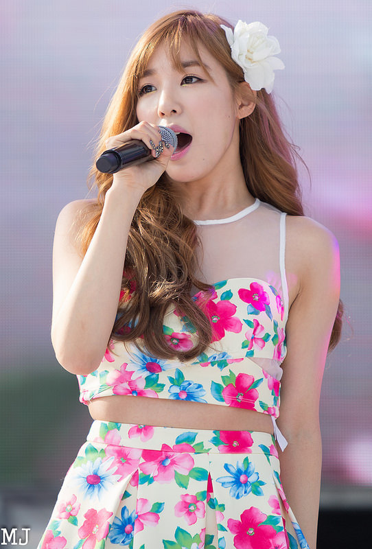 [PIC][30-07-2014]TaeTiSeo biểu diễn tại "BlueOne WaterPark Kpop Dream Festival" vào chều nay Tumblr_n9jf32FYJl1sewbc1o3_1280