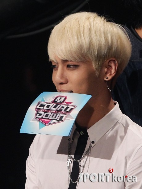 131017 Jonghyun @ M!Countdown Tumblr_muteucJlTj1qzk8j4o1_500