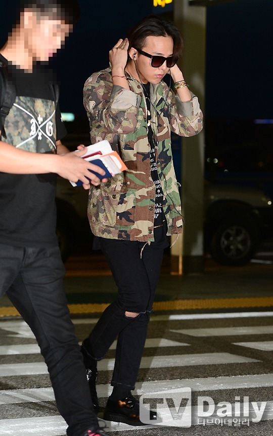 [8/8/14][Vid/Pho] GD tại sân bay Incheon đến Los Angeles Tumblr_n9zktmJCNq1s5qqm2o4_1280