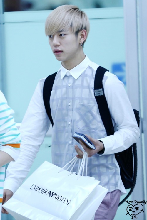 FAN.TAKEN| صور B.A.P في مطار Gimpo الدولي عائدون من اليابان بتاريخ 140623 .. Tumblr_n7njpxDX5G1rnkj5ho1_500