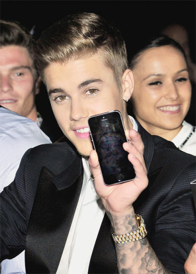 Justin Bieber [4] - Page 24 Tumblr_n65fx5XSWC1qhu98io1_400