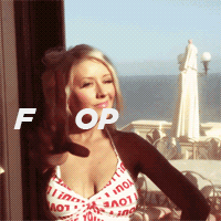 [TEMA] Postea tus Gifs Favoritos de Christina Aguilera - Página 2 Tumblr_mssdro6ksw1qgf1i8o1_250