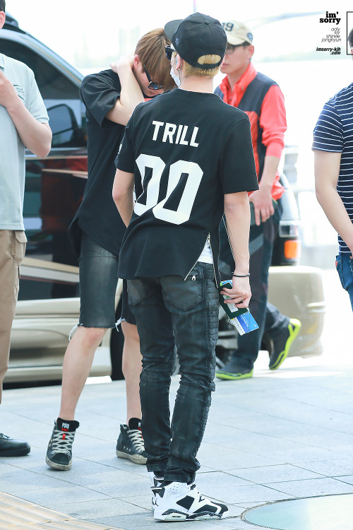 140602 Jonghyun @ Aeropuerto Pudong hacia Corea Tumblr_n6nfs3aM5U1r36tcgo1_500