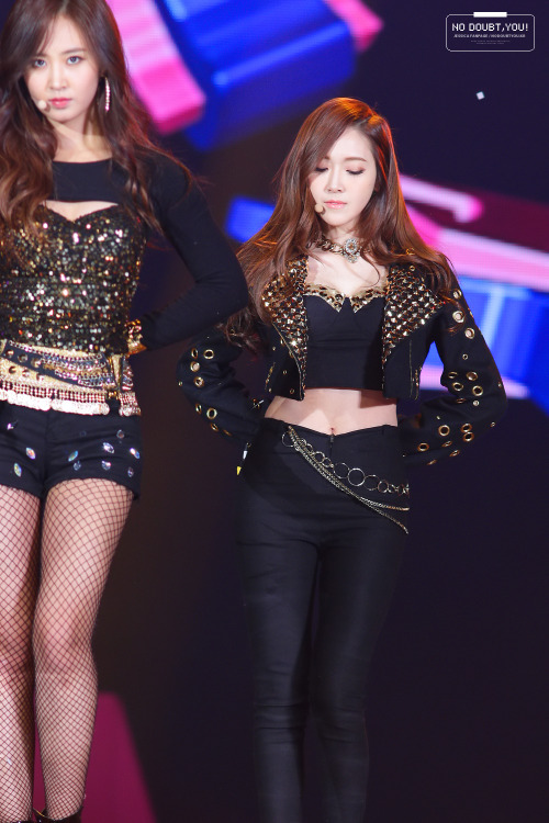 [PIC][29-12-2013]SNSD tham gia Đại nhạc hội cuối năm "SBS Gayo Daejun 2013" vào tối nay  - Page 2 Tumblr_mymlhezTvJ1sewbc1o2_500