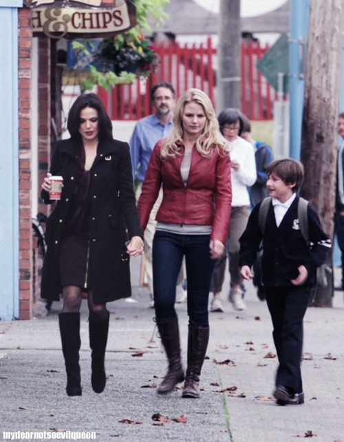 Regina Mills & Emma Swan (SWANQUEEN) - Página 9 Tumblr_mgobrsOzHf1rjz8emo1_r1_500