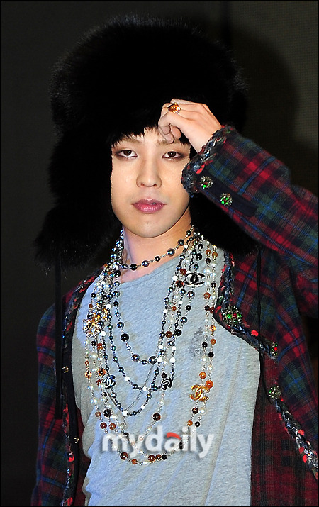 [21/10/2013][Photos/Vid] G-Dragon tại sự kiện Seoul Fashion Week K-style Tumblr_mv0qmpscxE1qb2yato7_500