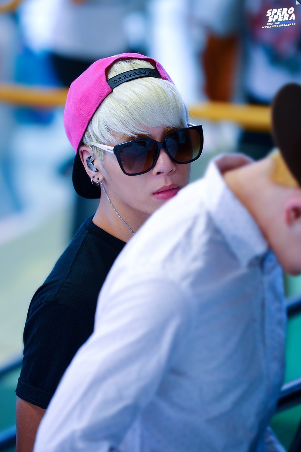 130916 Jonghyun @ Aeropuerto de Gimpo desde Japón Tumblr_mt868xrUiX1qzk8j4o1_1280