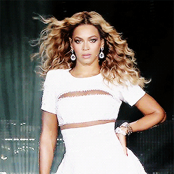 Beyoncé > "The Mrs. Carter Show" World Tour [V] $189 MILLION. BIGGEST FEMALE TOUR OF THE YEAR! - Página 5 Tumblr_mv3jqwD49R1r6qguso4_250